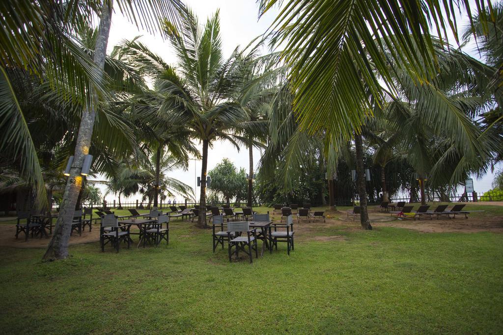 Ranna 212 Beach Resort Kahandamodara Exteriör bild