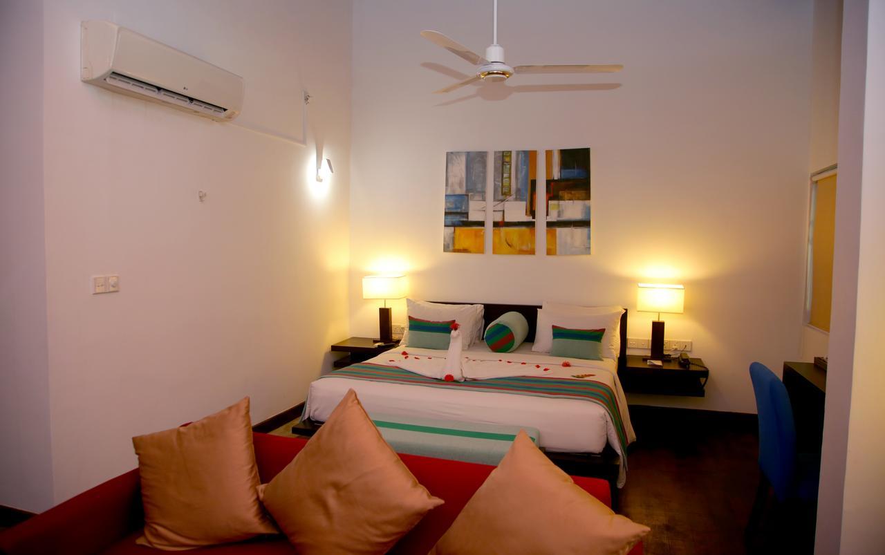Ranna 212 Beach Resort Kahandamodara Rum bild