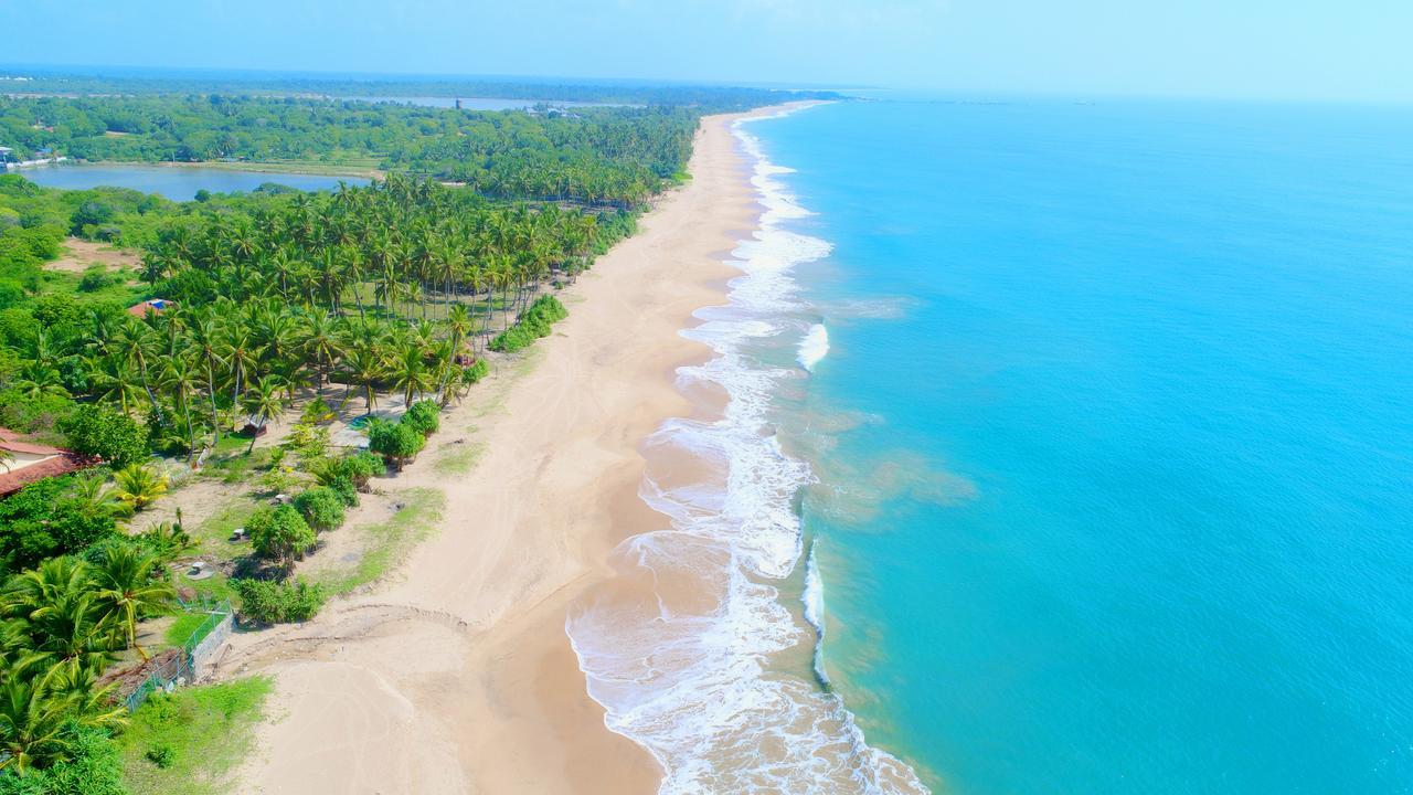 Ranna 212 Beach Resort Kahandamodara Exteriör bild